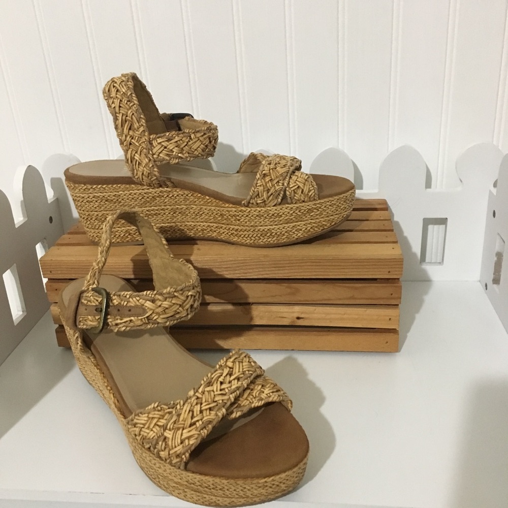 Stuart Weitzman straw wedges size 6.5